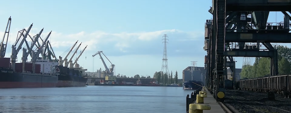 Bliskość portów ma strategiczne znaczenie dla dostaw kruszywa, także kruszyw które są używane na podjazd